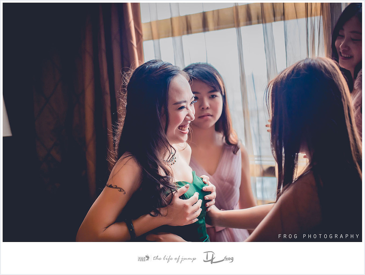 青蛙婚礼跟拍-结婚就要那么嗨！（图ZNDI5NTU5NjQ=） - 人像摄影 - 站酷设计师青蛙婚礼摄影原创素材 - 站酷ZCOOL