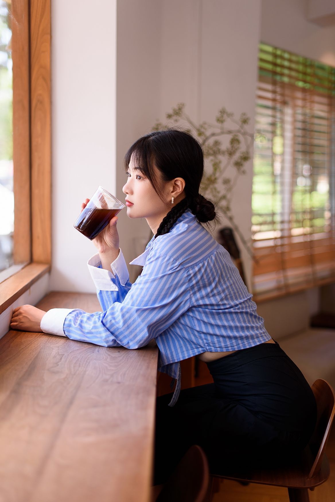 午后咖啡（图ZMzU2MTUxOTY4） - 人像摄影 - 站酷设计师sundayxeon原创素材 - 站酷ZCOOL