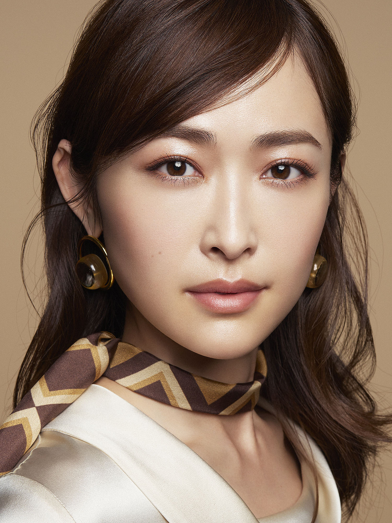 《NYLON 尼龙》杂志妆面拍摄|SESTUDIO摄影（图ZMTkyMzI2NzA0） - 人像摄影 - 站酷设计师STUDIOSE原创素材 - 站酷ZCOOL