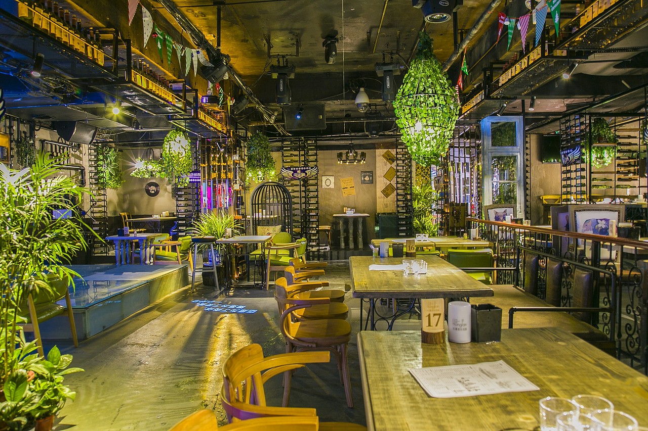 长沙红番音乐酒餐吧仿胡桃里店面改造设计（图ZNzQ4MDE3Njg=） - 展陈设计 - 站酷设计师hm0512x原创素材 - 站酷ZCOOL