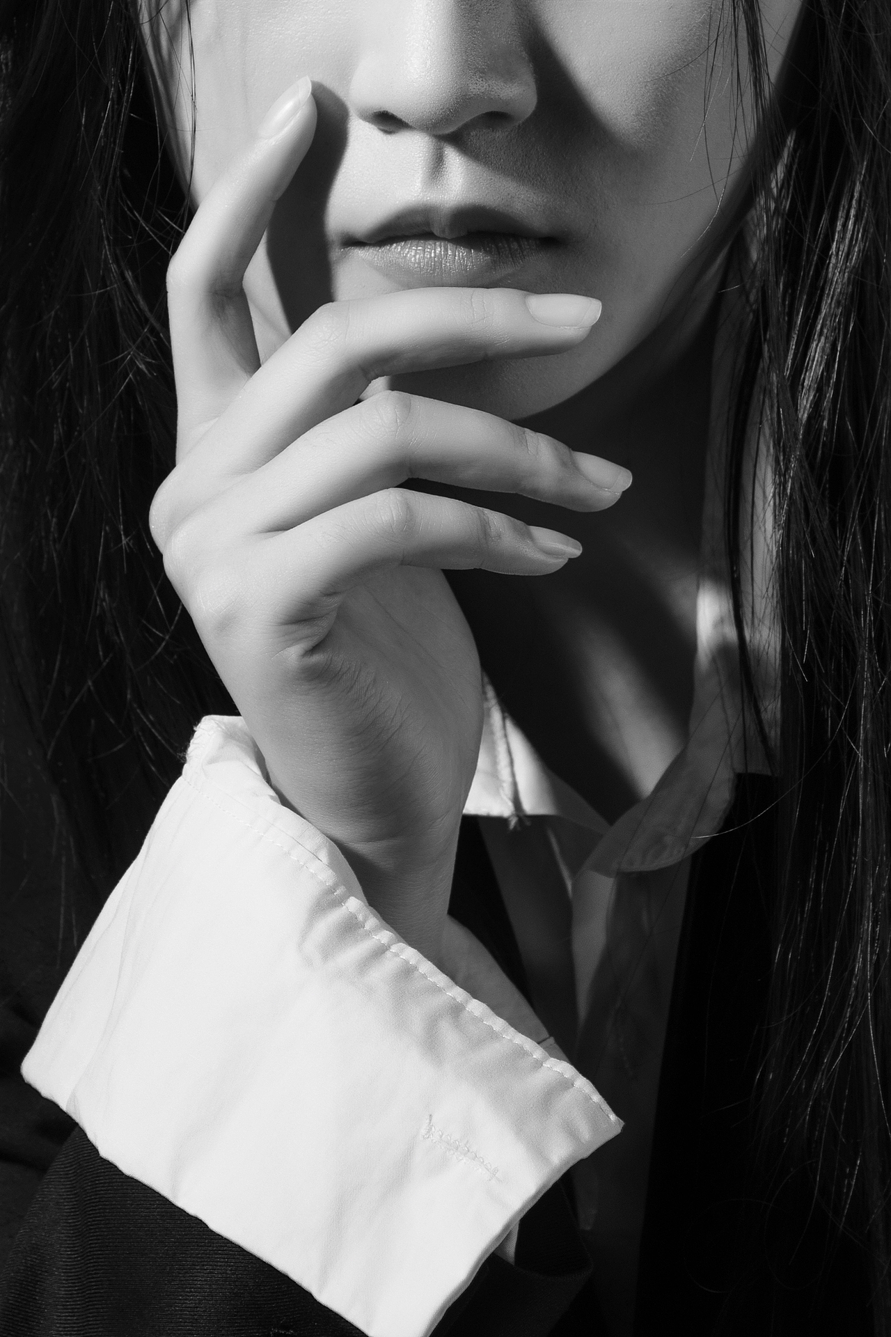 黑白人物写真棚拍摄影