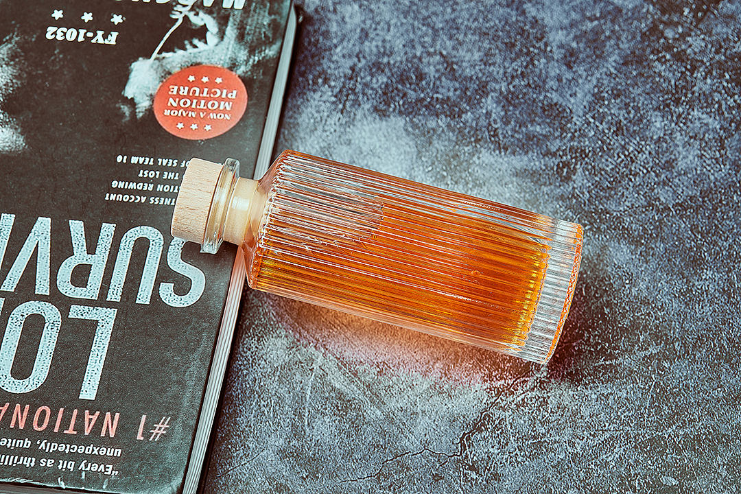 小玻璃瓶拍摄（图ZMjU3OTc2NzY0） - 产品摄影 - 站酷设计师徐州静物摄影师原创素材 - 站酷ZCOOL