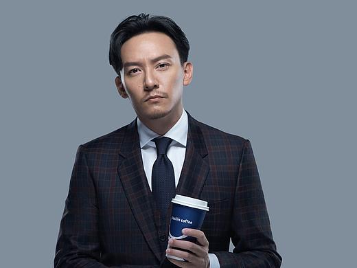  张震  瑞幸咖啡