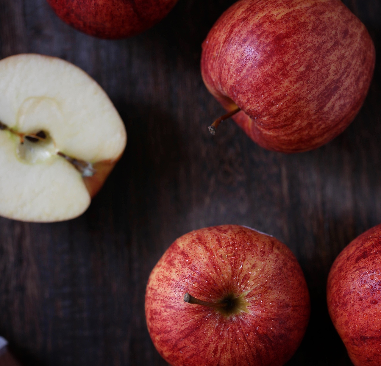 「秋天的红苹果」