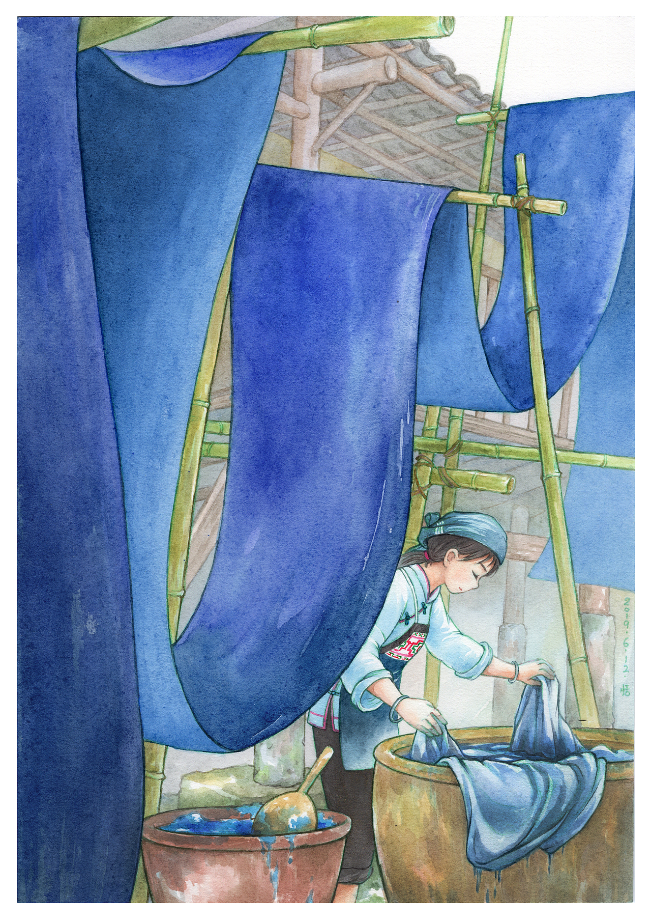 雪白的织布用蓝靛侵染,搅拌,晾晒,重复几次,穿上这种土布制衣还可以防