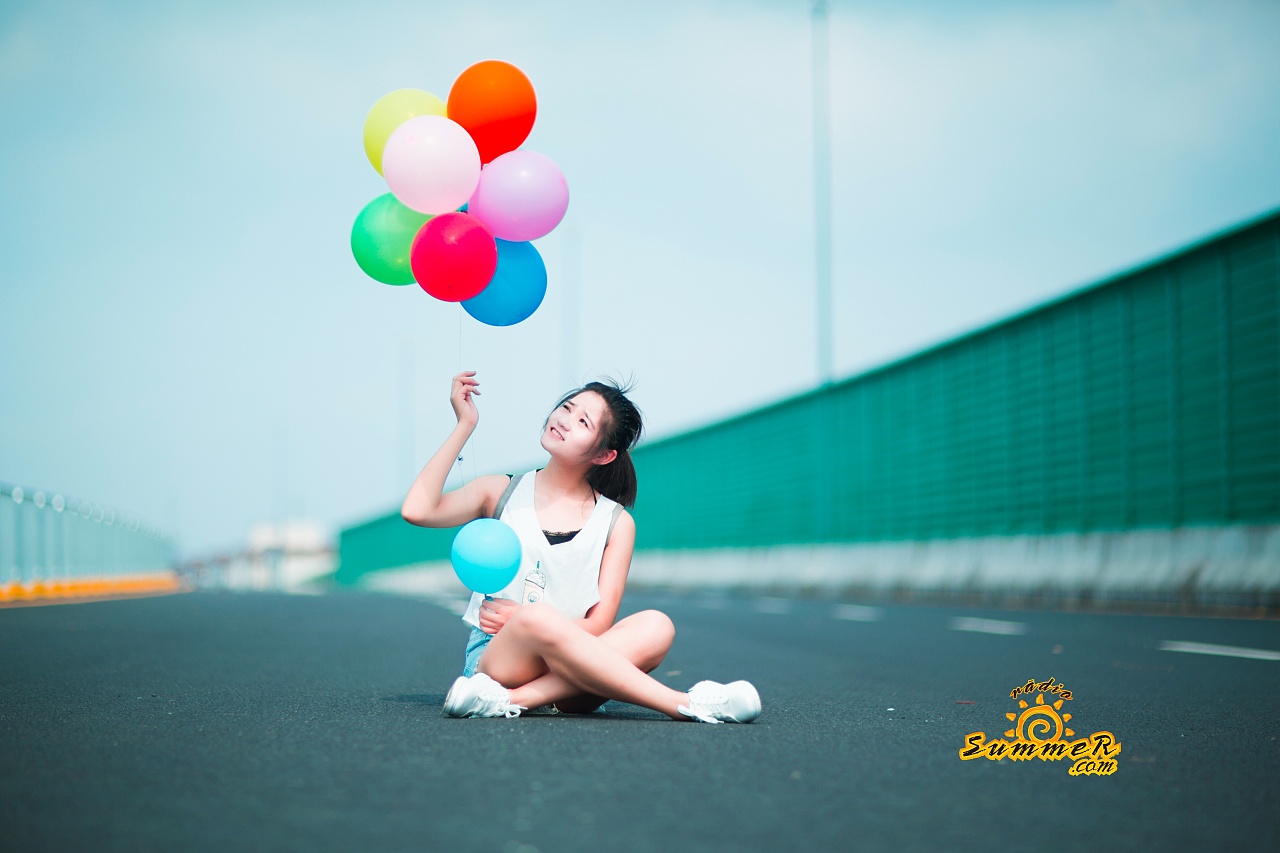 带着气球去吃西瓜