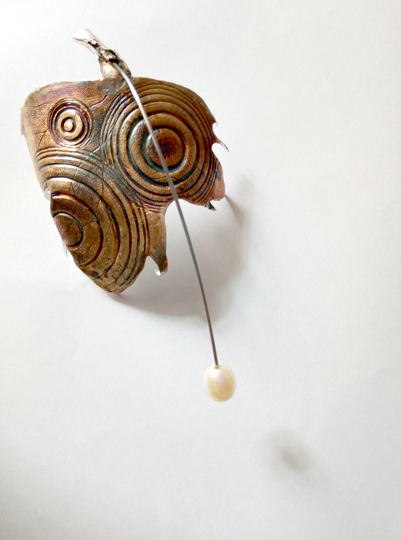 中国传统金属錾刻工艺作业