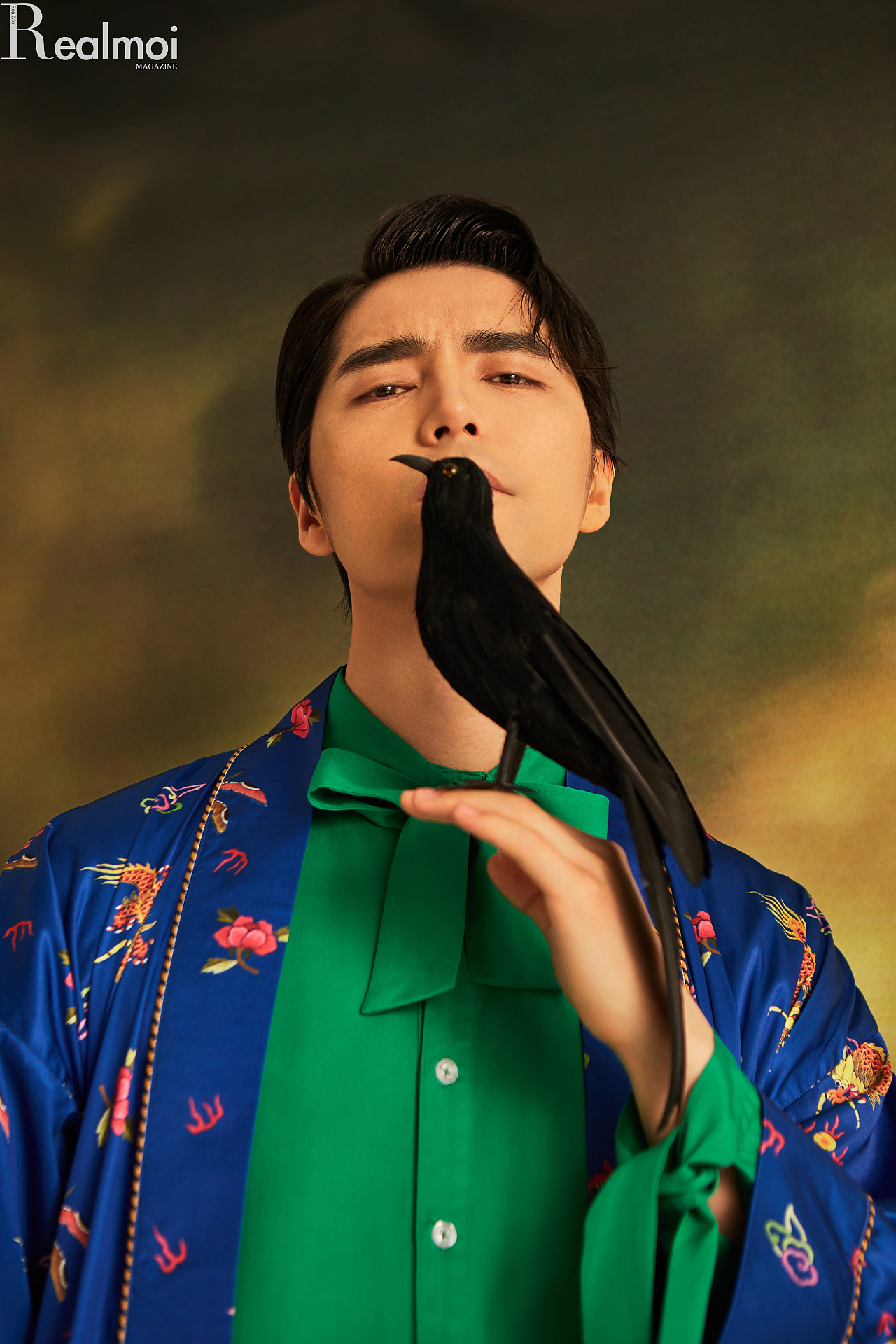 realmoimagazine六月刊封面人物阿云嘎