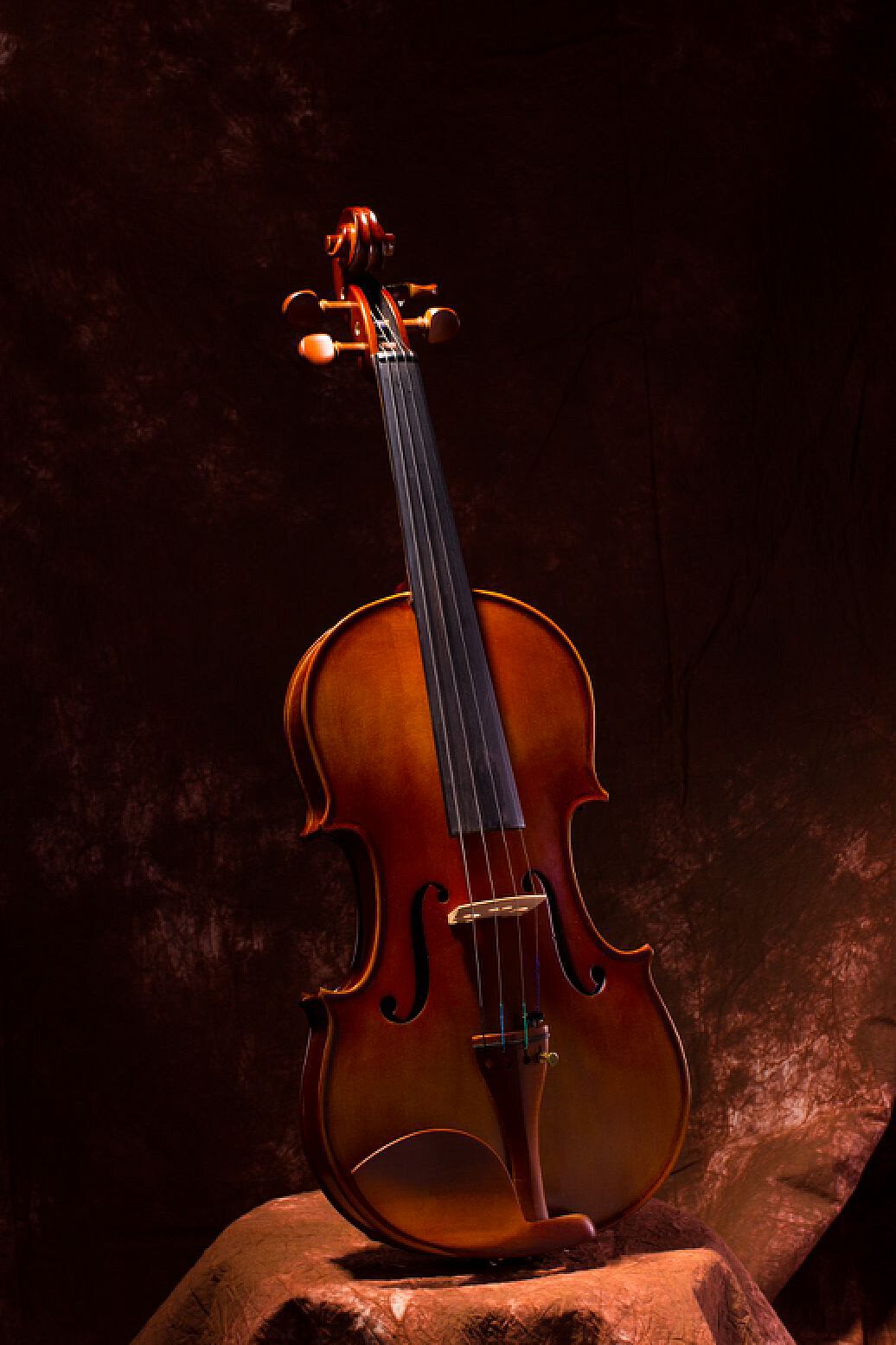 近期一组 小提琴 建模 场景渲染_黄洛_【68Design】