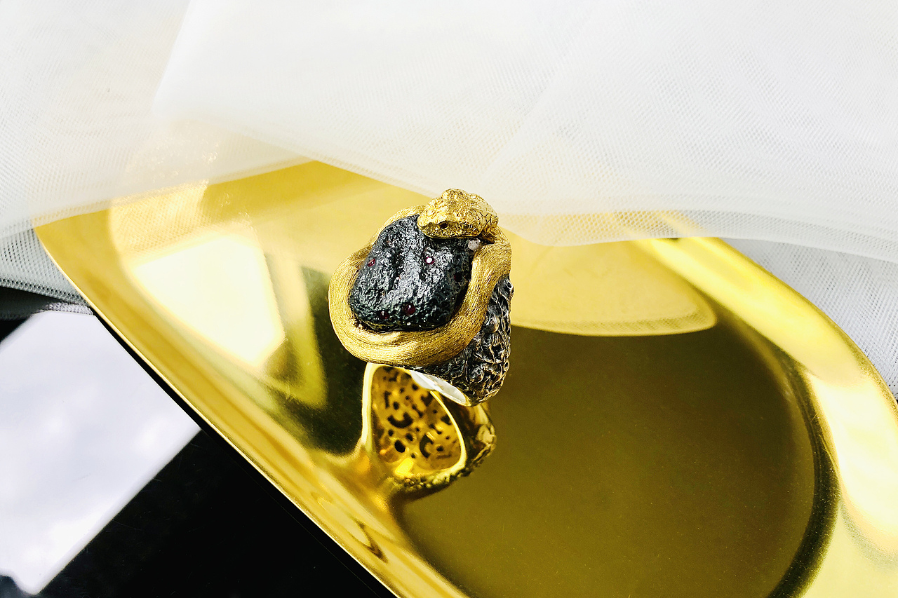 设计师作品|足金蛇戒指陨石（图ZMjU2NjE4MDI4） - 首饰设计 - 站酷设计师天使原创珠宝设计原创素材 - 站酷ZCOOL