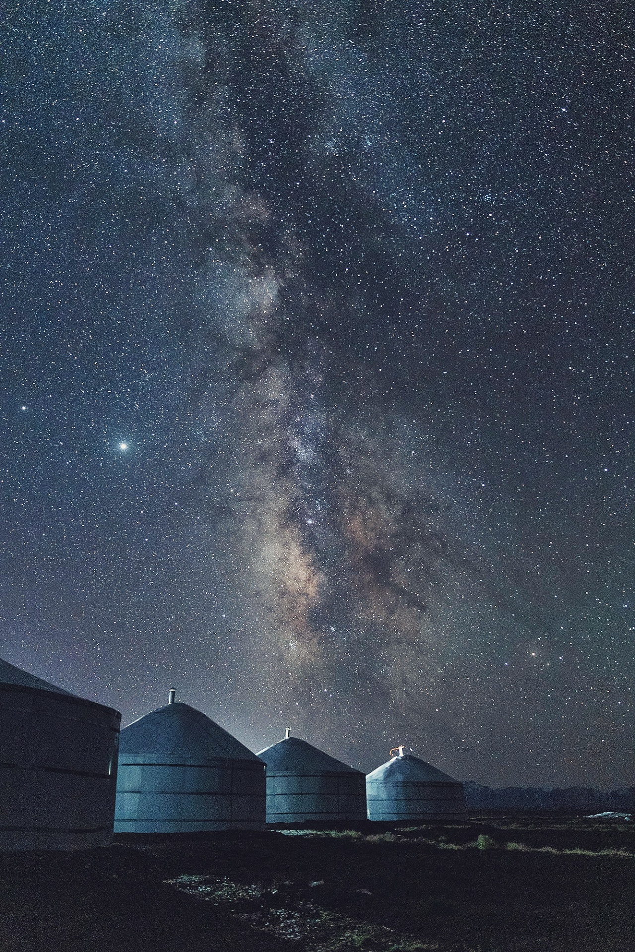 拍摄于青海-德令哈拍摄于甘肃武威民勤-摘星小镇拍摄于内蒙-明安图