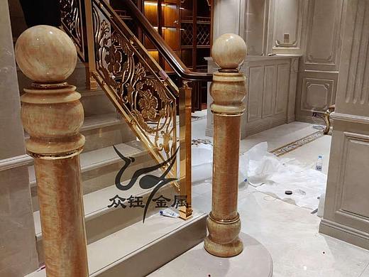 济南铝艺楼梯扶手厂家供应 铜铝镀金别墅围栏引人瞩目