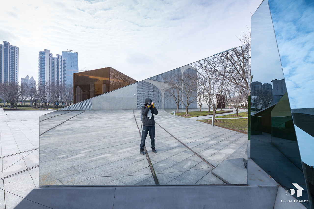 龙美术馆西岸馆/ long museum west bund