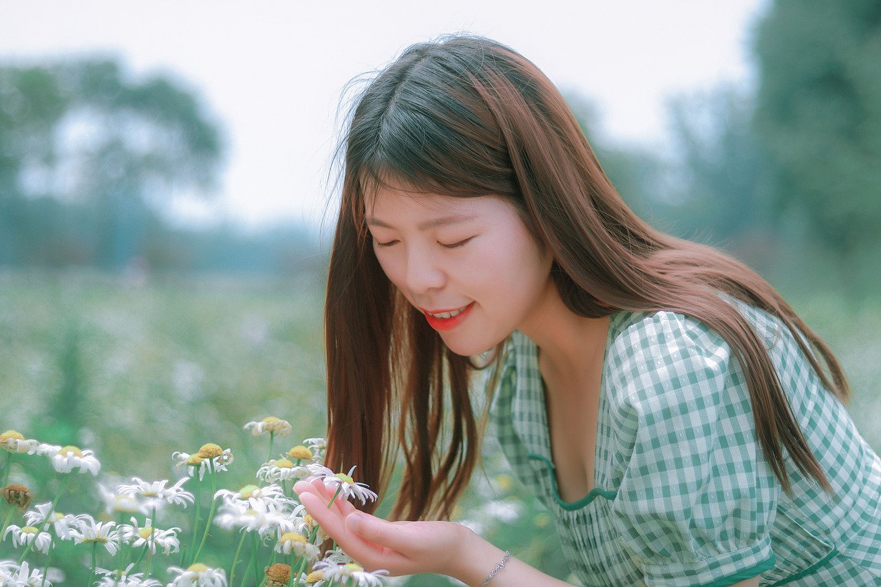 外景写真丨夏日·白云·安静的少女