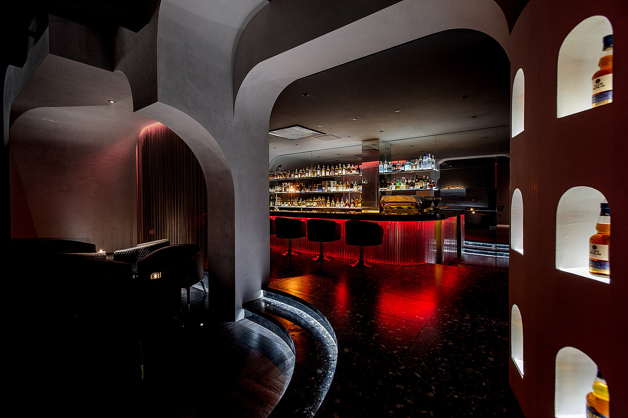 WHISPER-BAR
