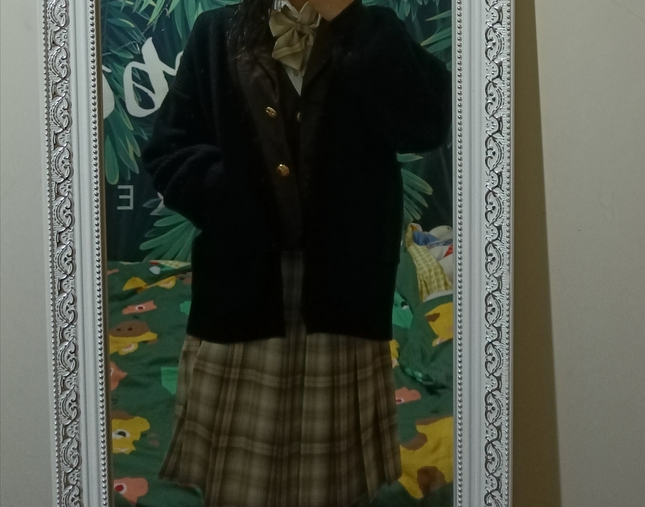 +保暖长袖+白衬衫+马甲+西服+毛线针织
暖和~!(有点re)