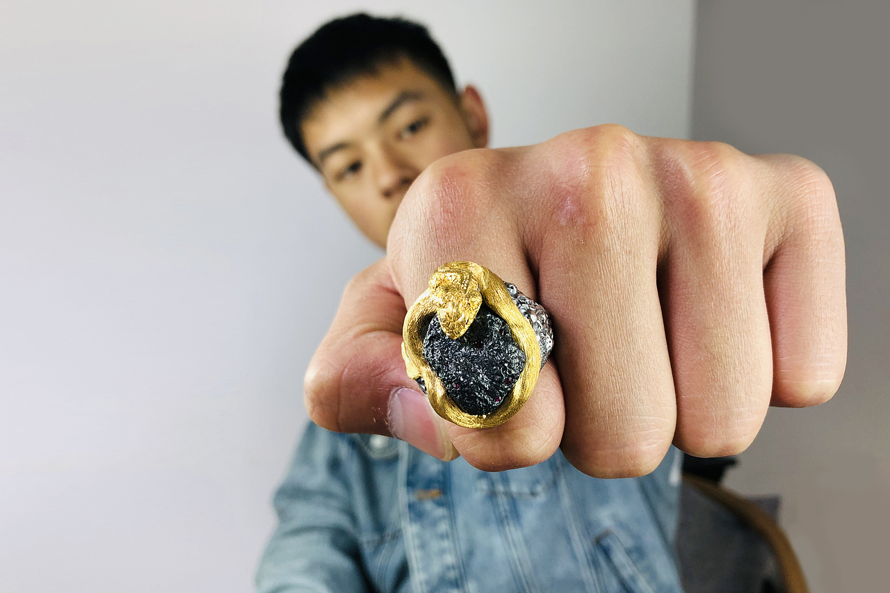 设计师作品|足金蛇戒指陨石（图ZMjU2NjE4MDY0） - 首饰设计 - 站酷设计师天使原创珠宝设计原创素材 - 站酷ZCOOL