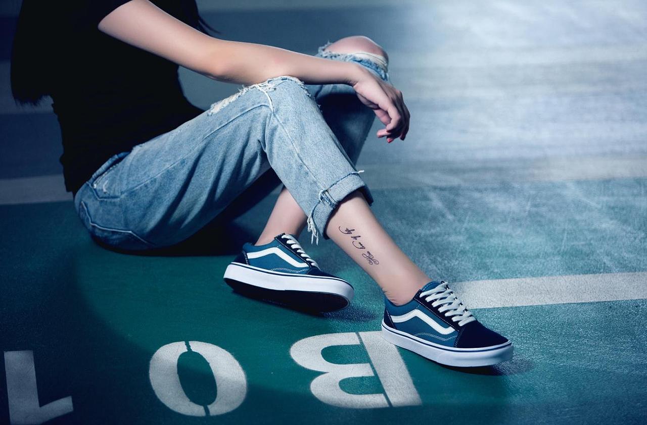 帆布鞋脚模拍摄