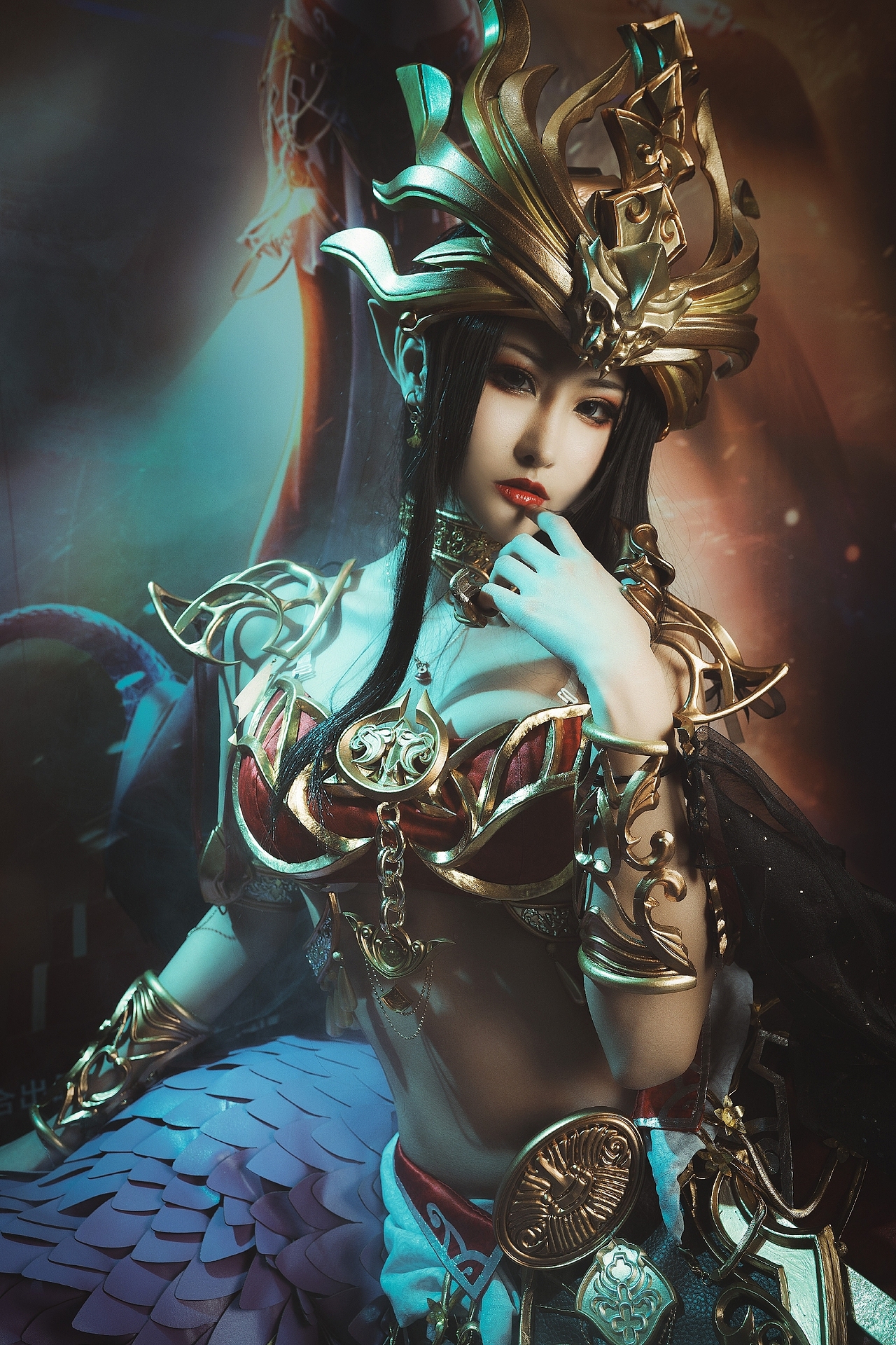 最美美杜莎女王cos抱走抱走