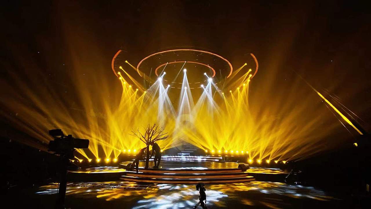 《歌从黄河来》舞美设计