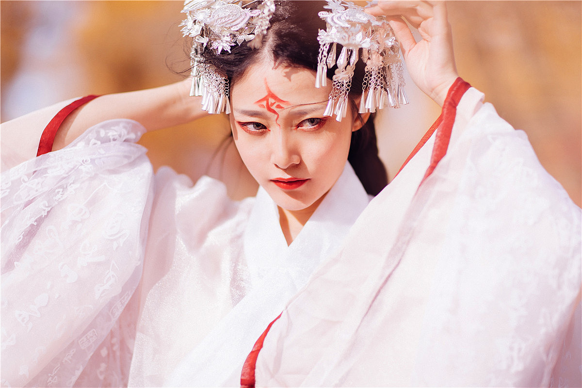 《山海经-海外东经第九》之青丘国九尾狐（图ZOTc1OTEyODQ=） - 人像摄影 - 站酷设计师爱摄影的焕焕原创素材 - 站酷ZCOOL