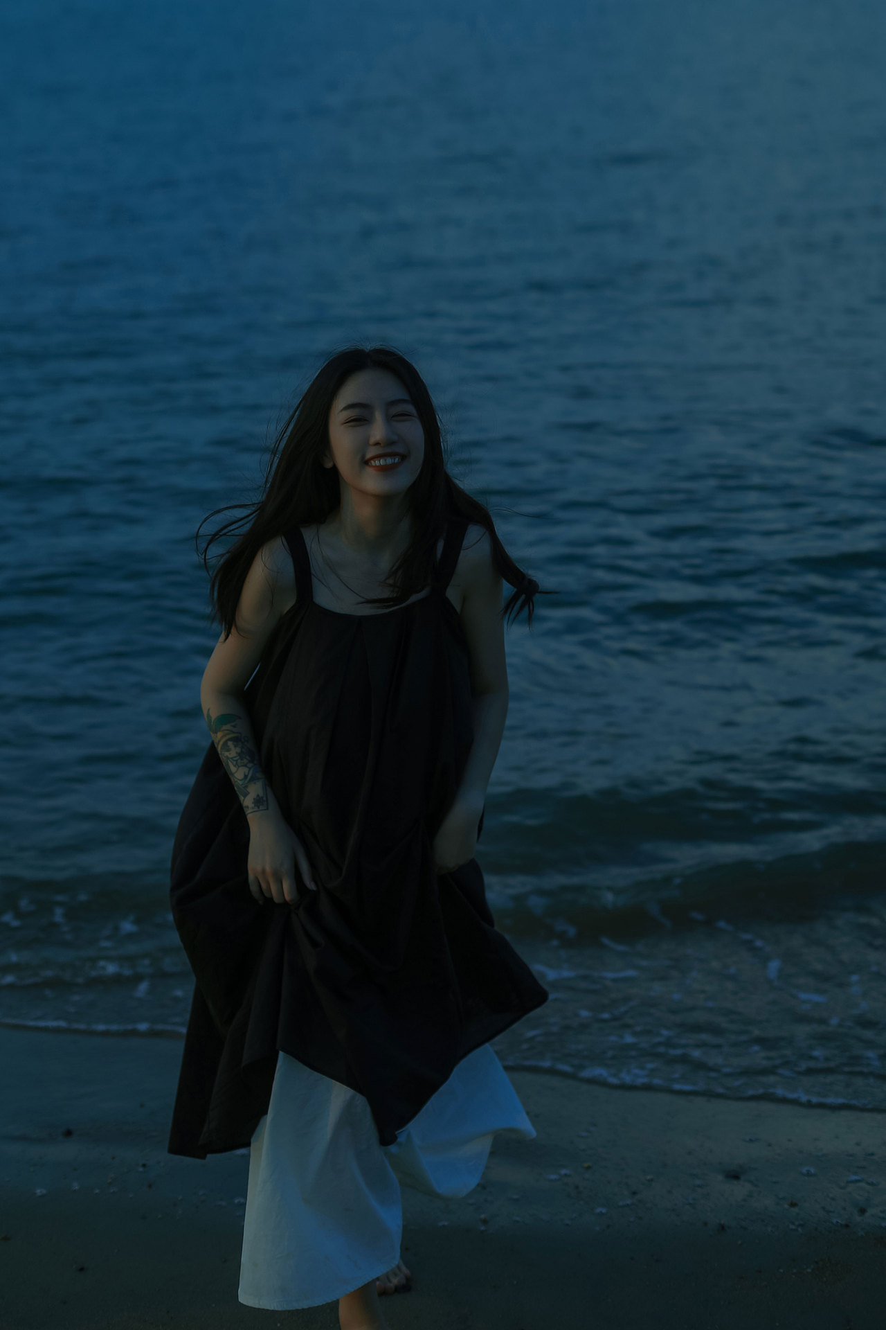 月亮不会奔你而来 但我会（图ZMjc5NjI2MzYw） - 人像摄影 - 站酷设计师银儿漂漂原创素材 - 站酷ZCOOL