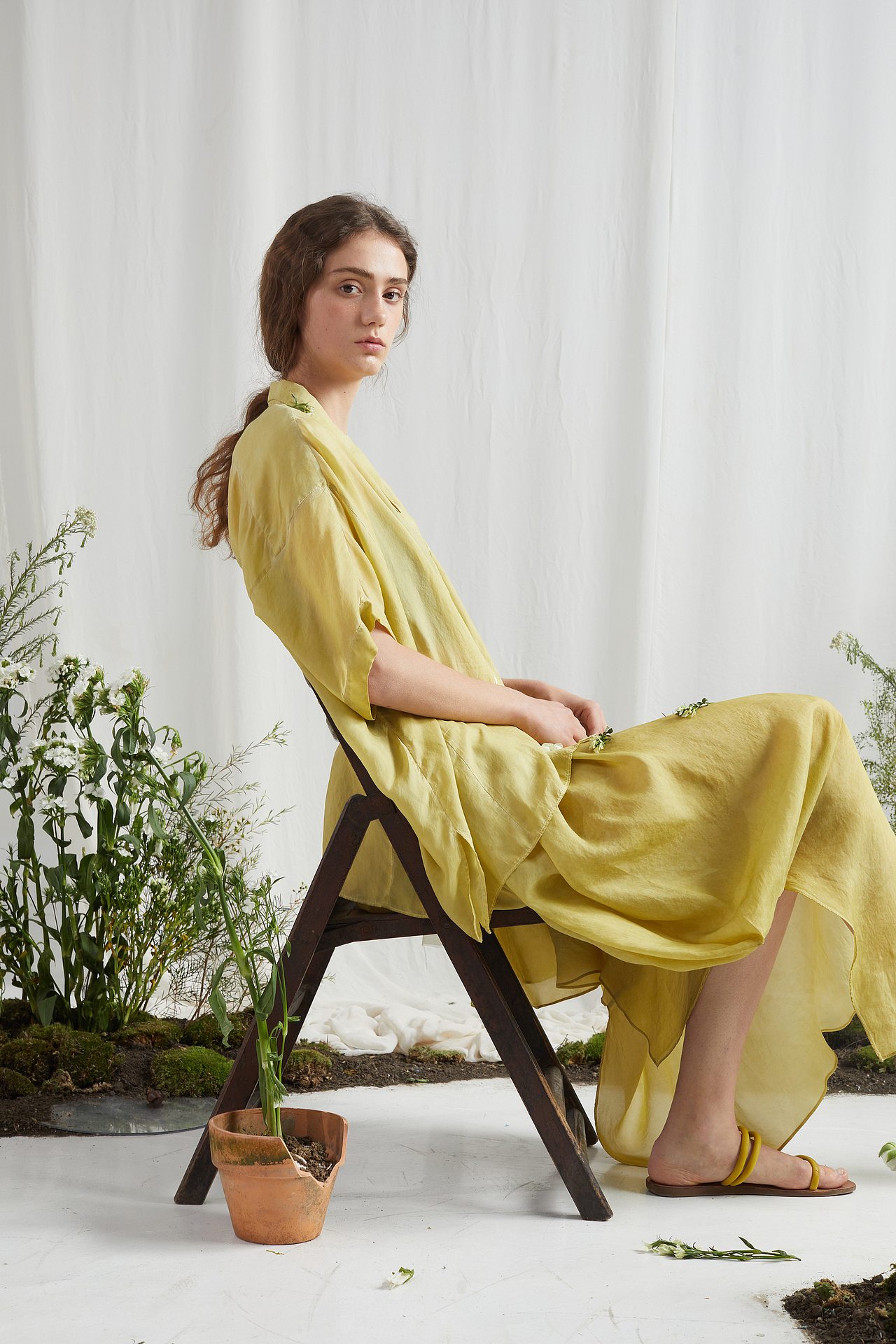 「几乎自由」2021 S/S 花树果 原创女装春夏拍摄（图ZMjQ3MjI0MzIw） - 时尚/艺术摄影 - 站酷设计师Chengzee原创素材 - 站酷ZCOOL