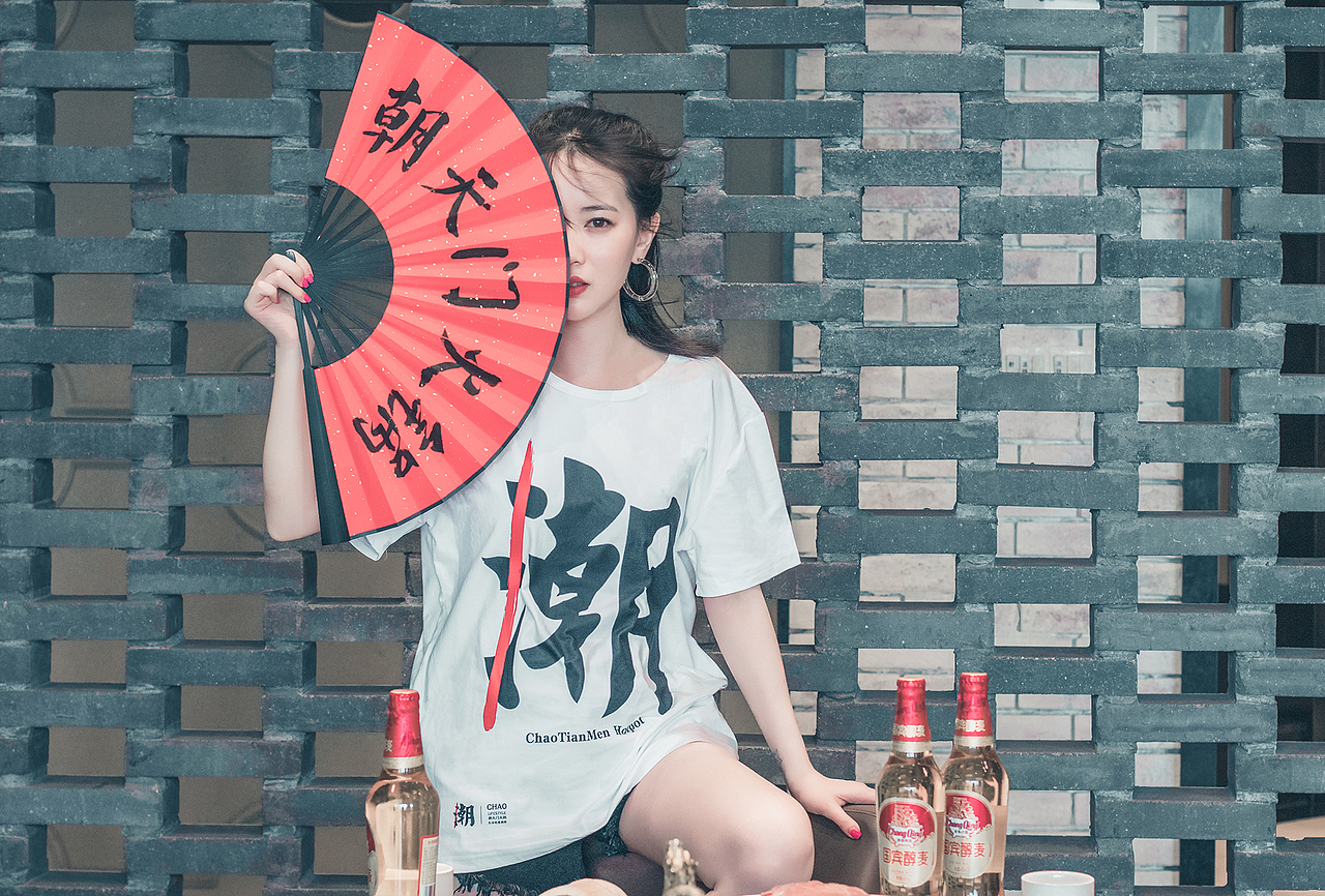 好吃又好看的“朝”流T恤（图ZMTcwMDM1NjY4） - 时尚/艺术摄影 - 站酷设计师朝天门品牌中心原创素材 - 站酷ZCOOL