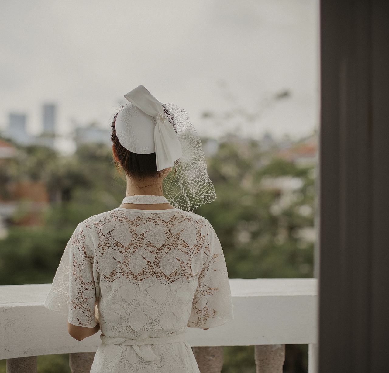 把背影纪实瞬间拼成一幅画