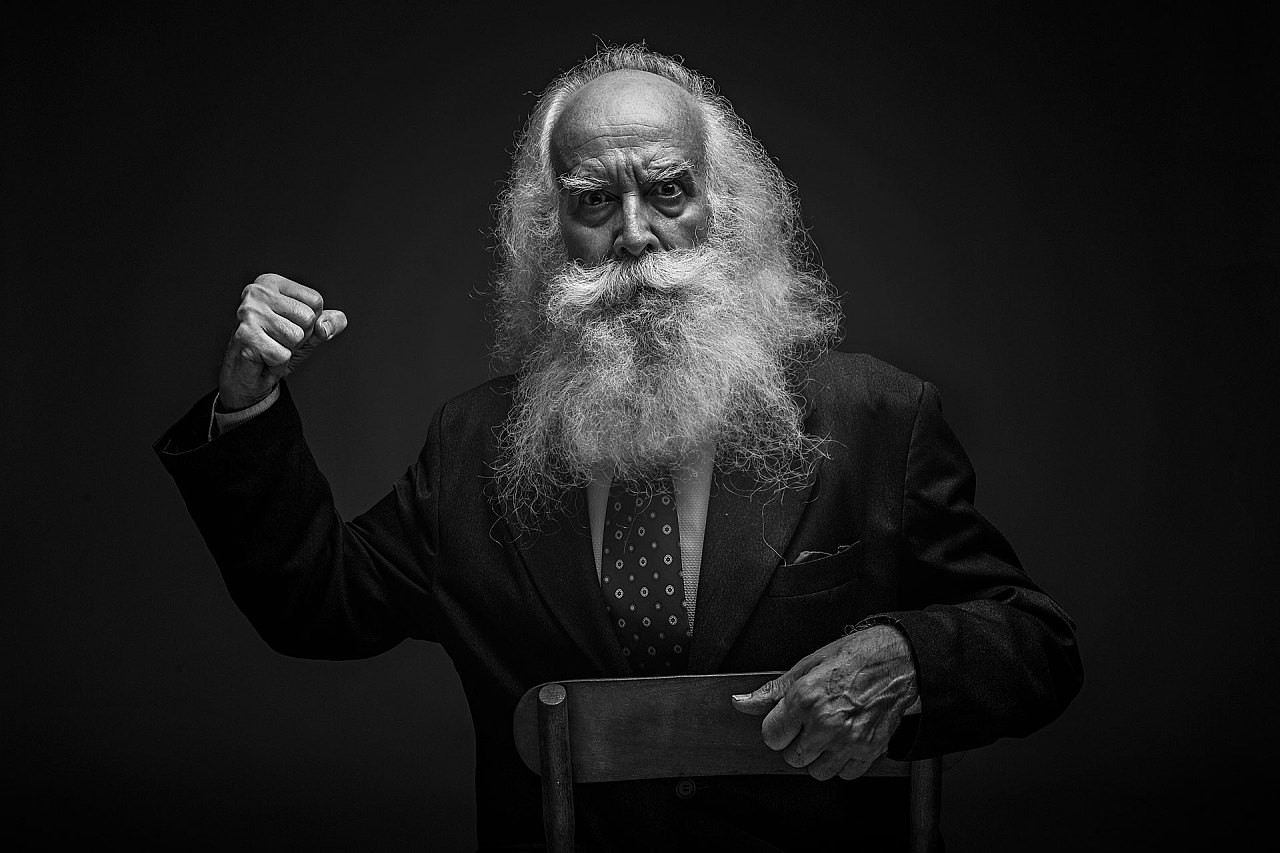 老头黑白人像精修