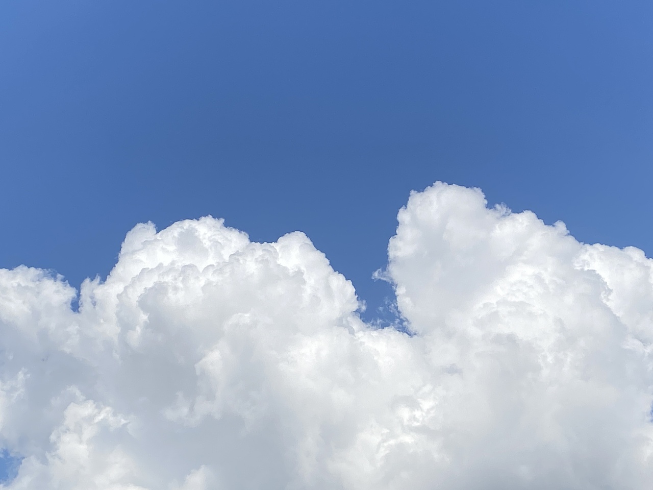 天边的云彩云朵图片(3) - 25H.NET壁纸库