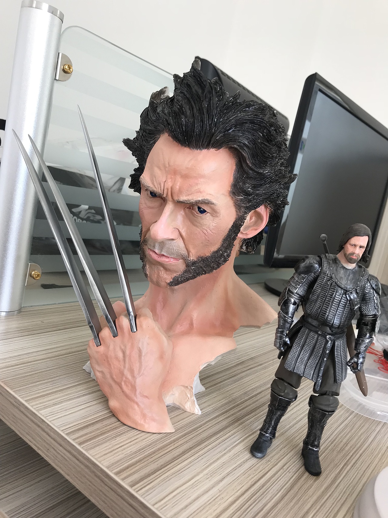 分享开始做大玩具了模型重涂小玩具银影侠涂装涂装避暑山庄索斯兽梦露