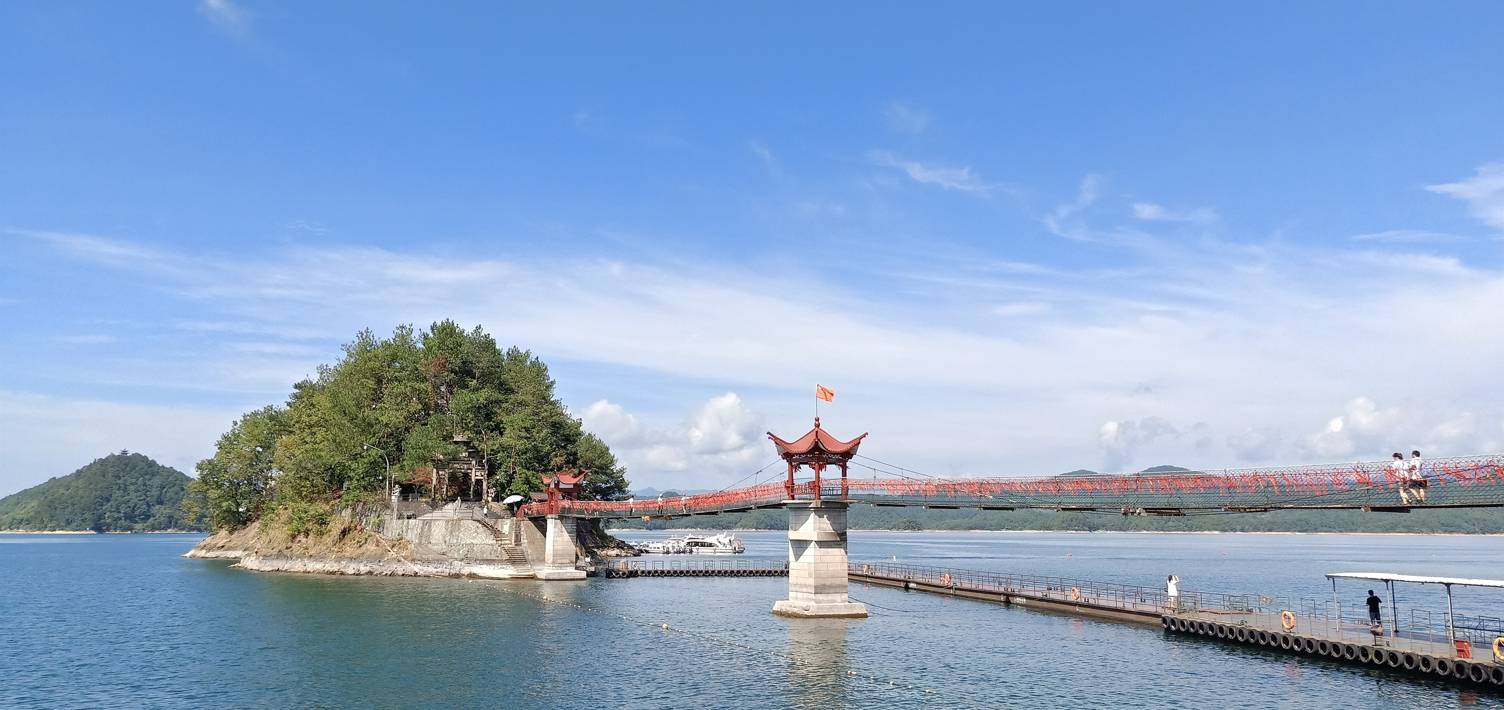 蓝天白云绿水青山