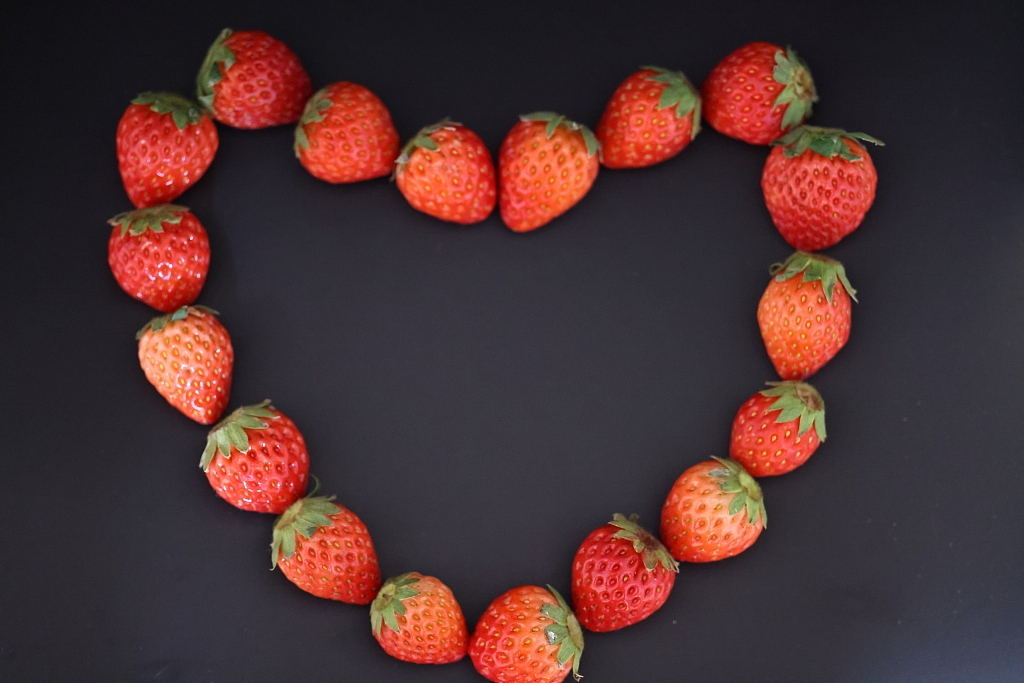 草莓图片素材背景高清图片草莓数字123456789草莓爱心（图ZMjg1NTI5NjA4） - 产品摄影 - 站酷设计师饿狐原创背景素材原创素材 - 站酷ZCOOL