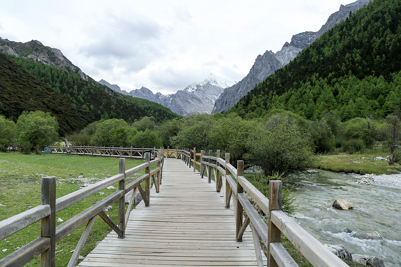 稻城亚丁（图ZODI1NDA3MDQ=） - 风光摄影 - 站酷设计师fjj007原创素材 - 站酷ZCOOL