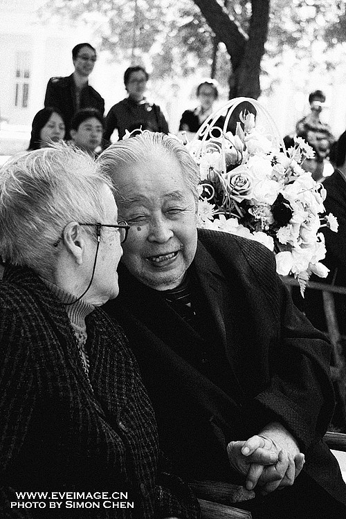 《婚礼上感人至深一瞬间》新闻纪实婚礼摄影作品Simon Chen（图ZNzI0MTg4） - 人像摄影 - 站酷设计师婚礼摄影师陈昕原创素材 - 站酷ZCOOL