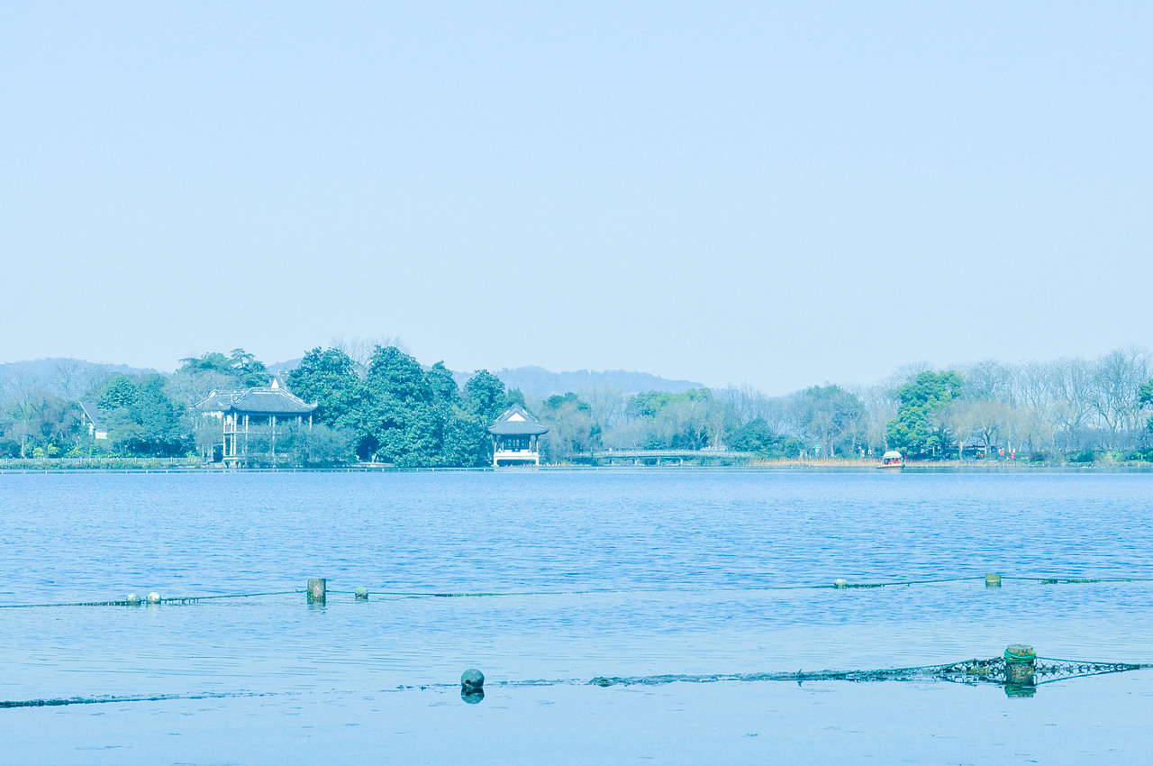 欲把湖畔比西子（图ZNzcyNDMxNDA=） - 风光摄影 - 站酷设计师Alo茴茴原创素材 - 站酷ZCOOL