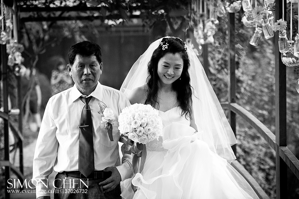 【爱在仙踪-果园西餐厅】纪实婚礼摄影跟拍作品陈昕Simon Chen伊视觉摄影（图ZMjU1OTIyNDQ=） - 人像摄影 - 站酷设计师婚礼摄影师陈昕原创素材 - 站酷ZCOOL