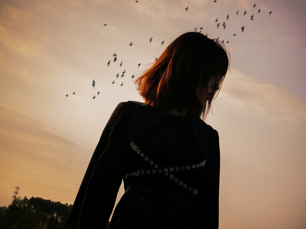 夕阳掉进我怀里（图ZMjg1OTgxOTg0） - 人像摄影 - 站酷设计师慕南sunmu原创素材 - 站酷ZCOOL