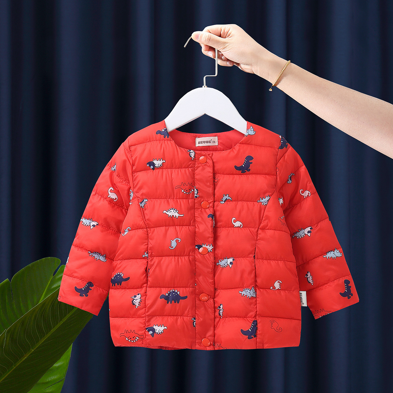 手拿拍摄窗帘背景 | 挂拍婴童装拍摄 ✖ 杭州大鱼摄影