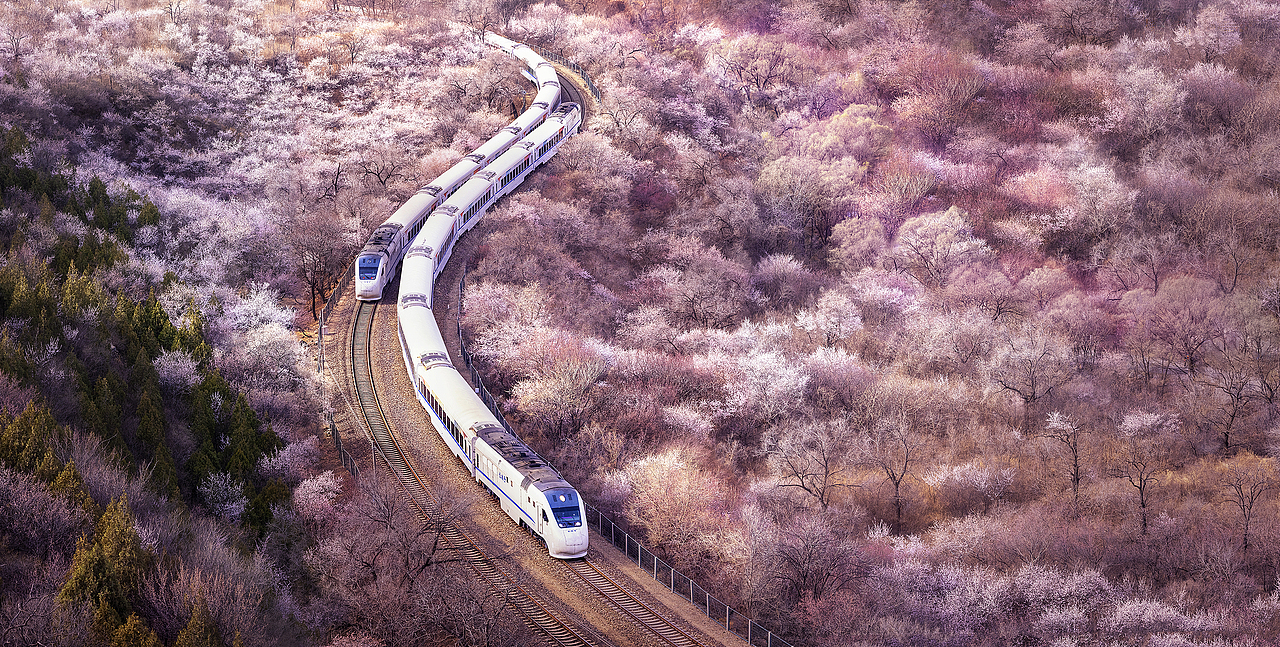 开往春天的列车（图ZMzM1NDY4MzA0） - 风光摄影 - 站酷设计师北京野马视觉原创素材 - 站酷ZCOOL