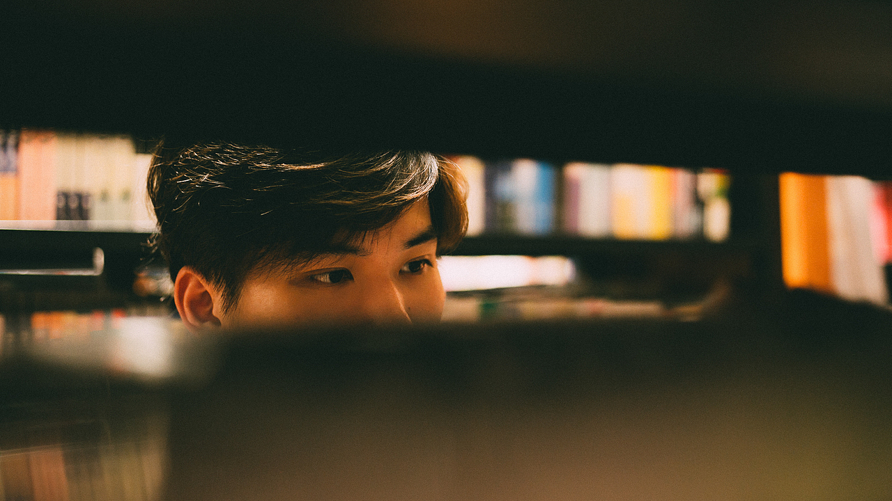 在西西弗书店看一整晚书