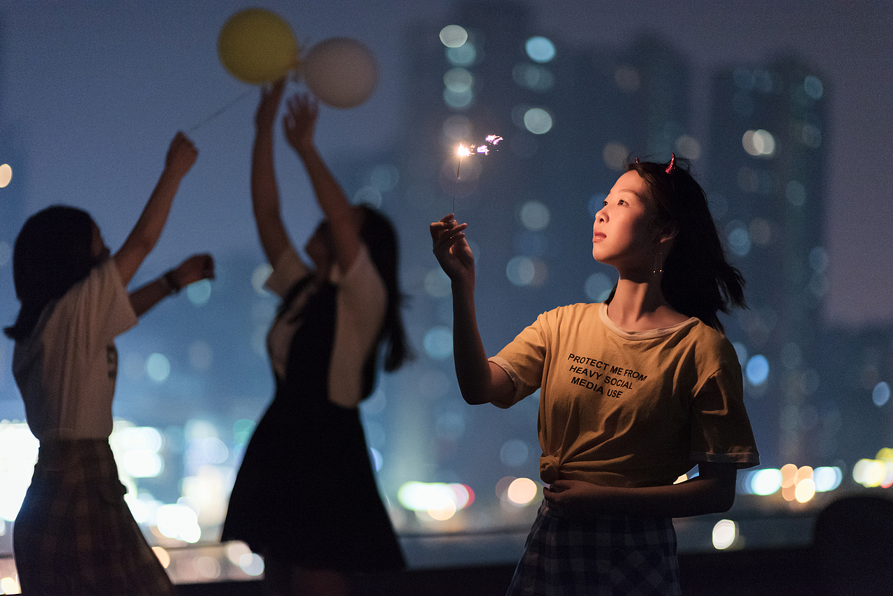 《青春不散场》