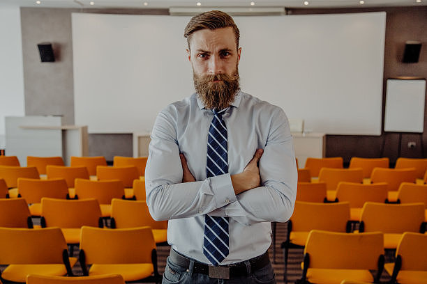 关于杨飞-发型推荐