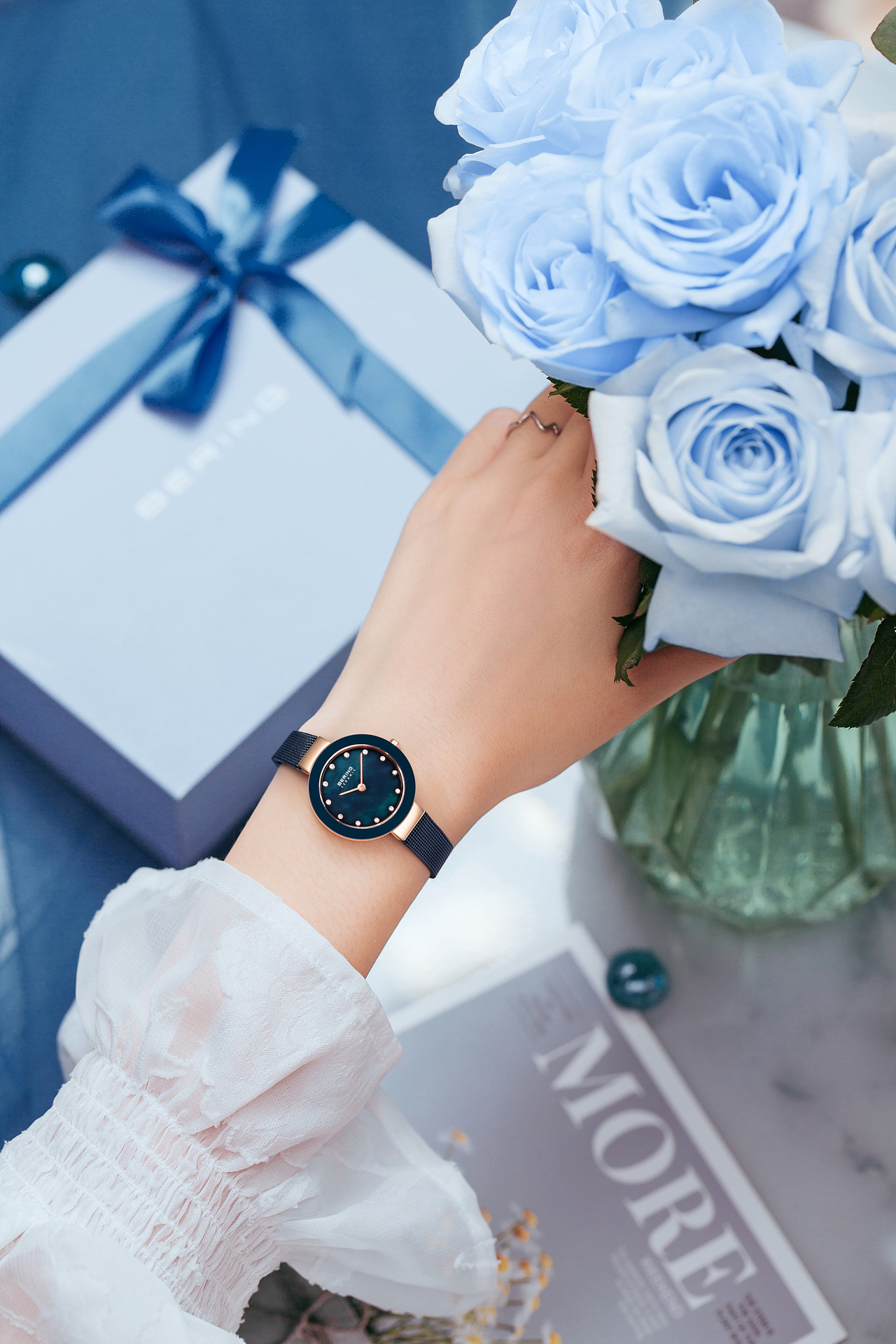 bering手表的一组手摸场景图