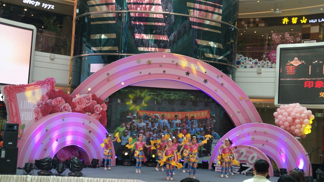 五月蓝天_唱响吾悦A（图ZMTEzNzU4NzYw） - 人文/纪实摄影 - 站酷设计师蓝天艺术学校原创素材 - 站酷ZCOOL