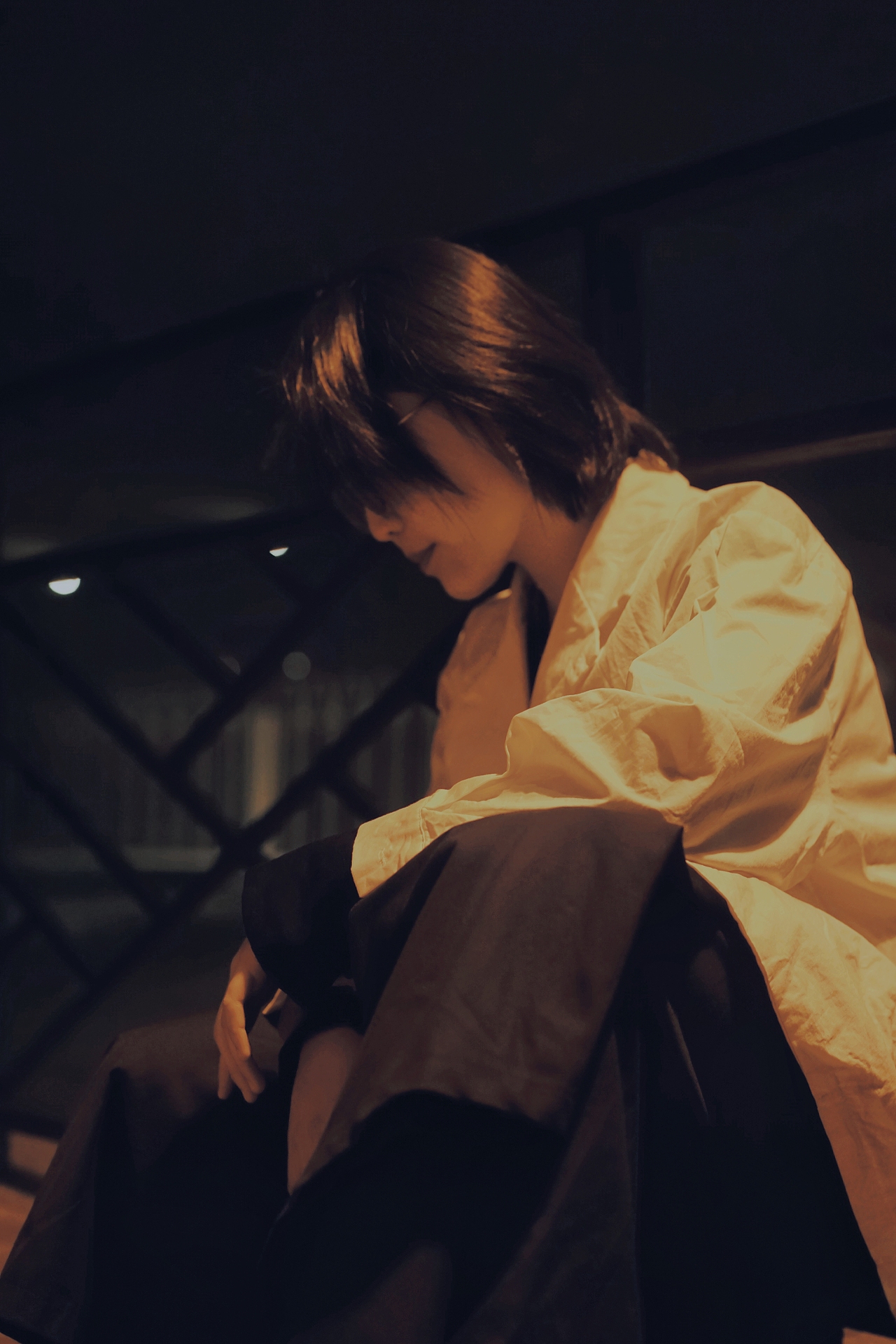 喂，可以的话，下来抽烟（图ZMjQyNjMyNzYw） - 人像摄影 - 站酷设计师我才是真的业余原创素材 - 站酷ZCOOL