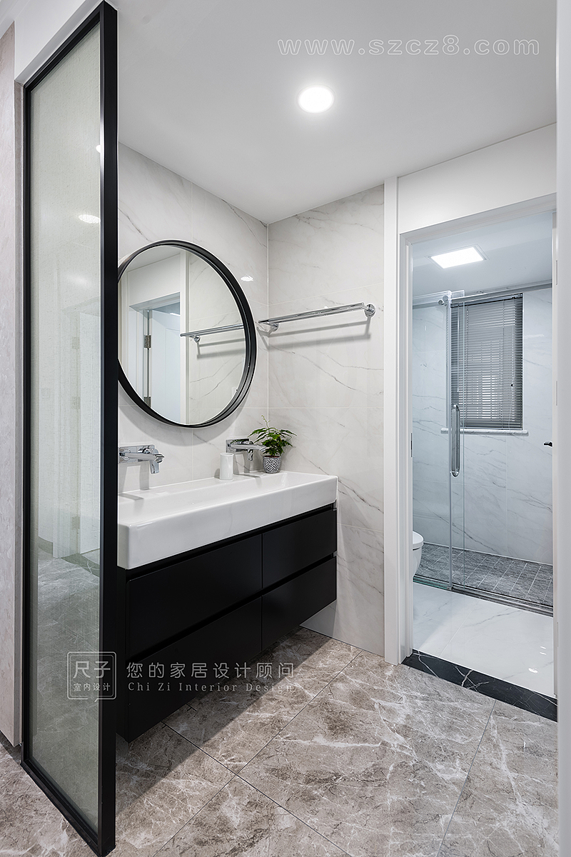 公卫的设计让每天早上的梳洗时光不再拥挤；悬空的洗漱台，减轻业主打扫的负担。