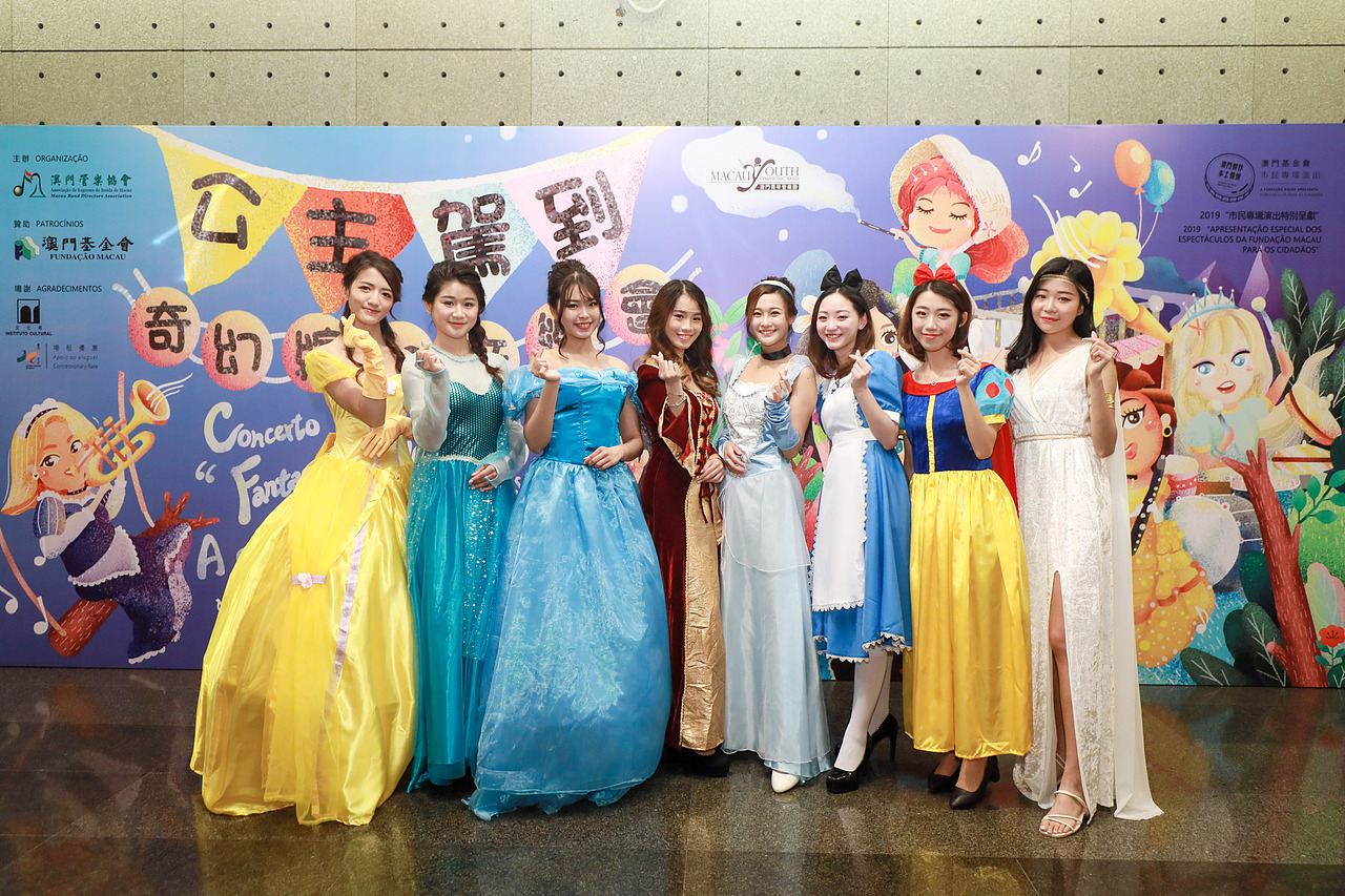 公主驾到插画（图ZMTc0MTU2MjM2） - 商业插画 - 站酷设计师岚雪梨原创素材 - 站酷ZCOOL