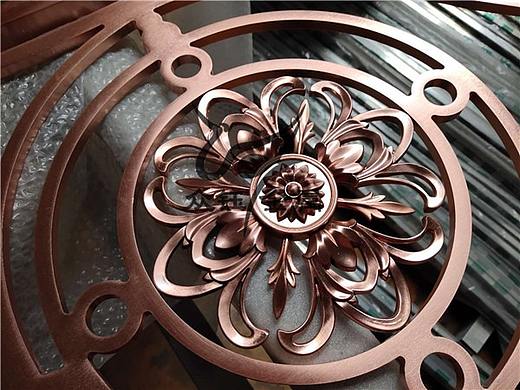 酒店装饰铝板雕刻镂空花格玫瑰金楼梯护栏